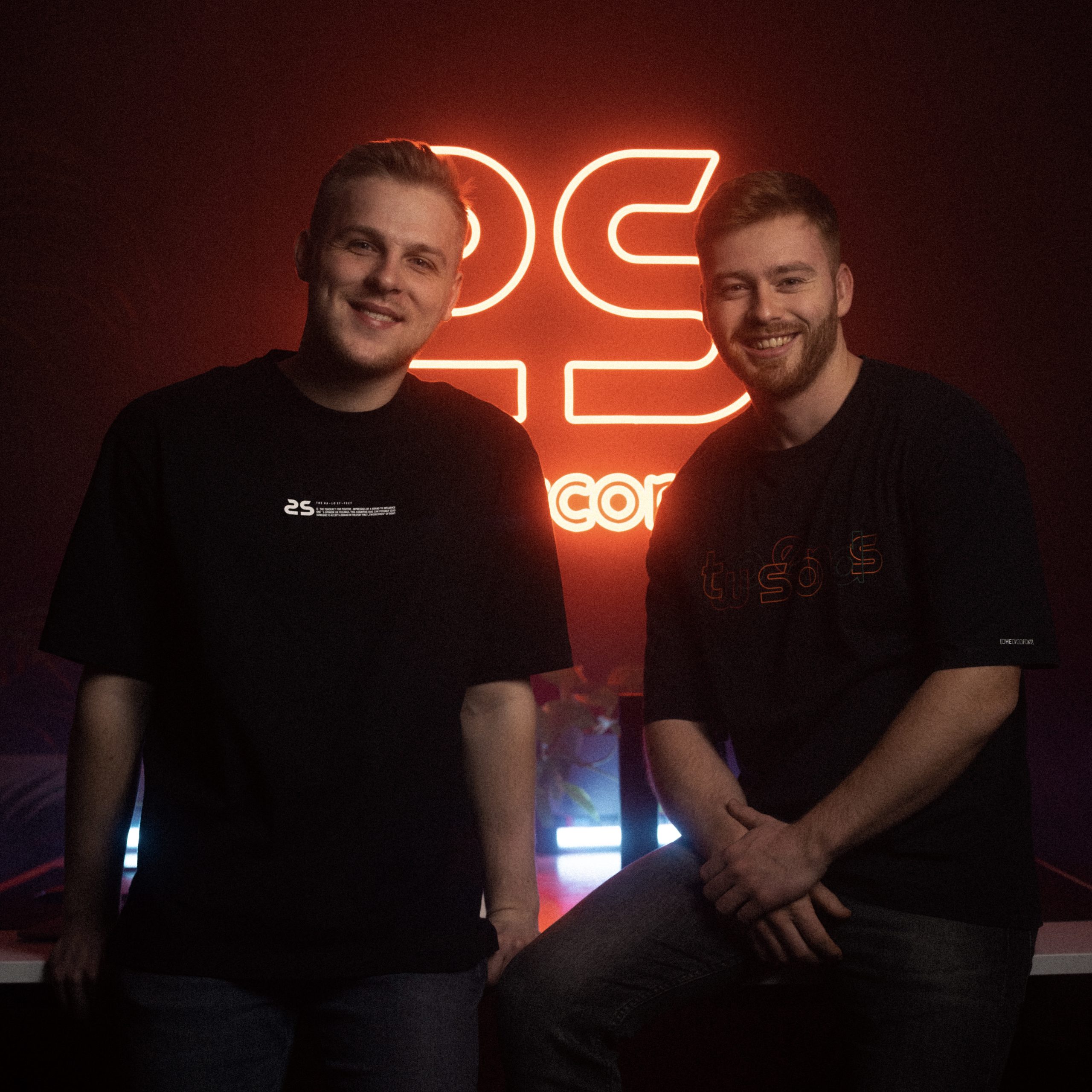 Die zwei Gründer Tom Fleming und Jan Kroppen, von der Werbeagentur twoseconds.