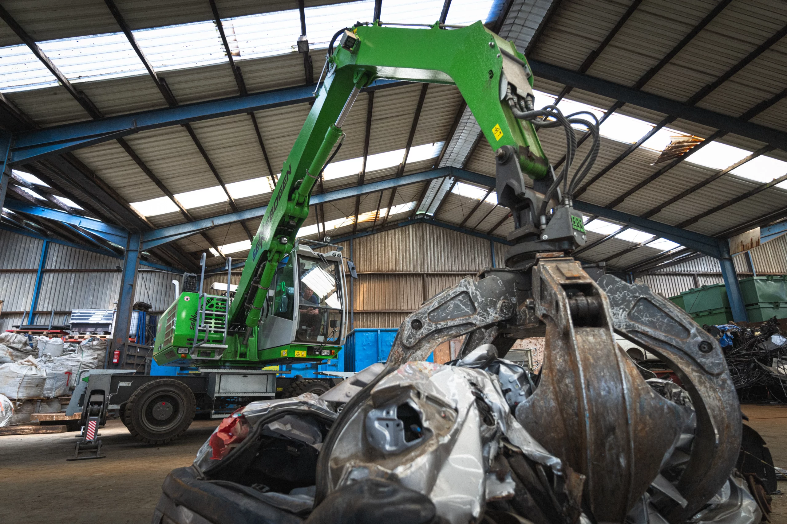 Bagger Diebels Schrottplatz
